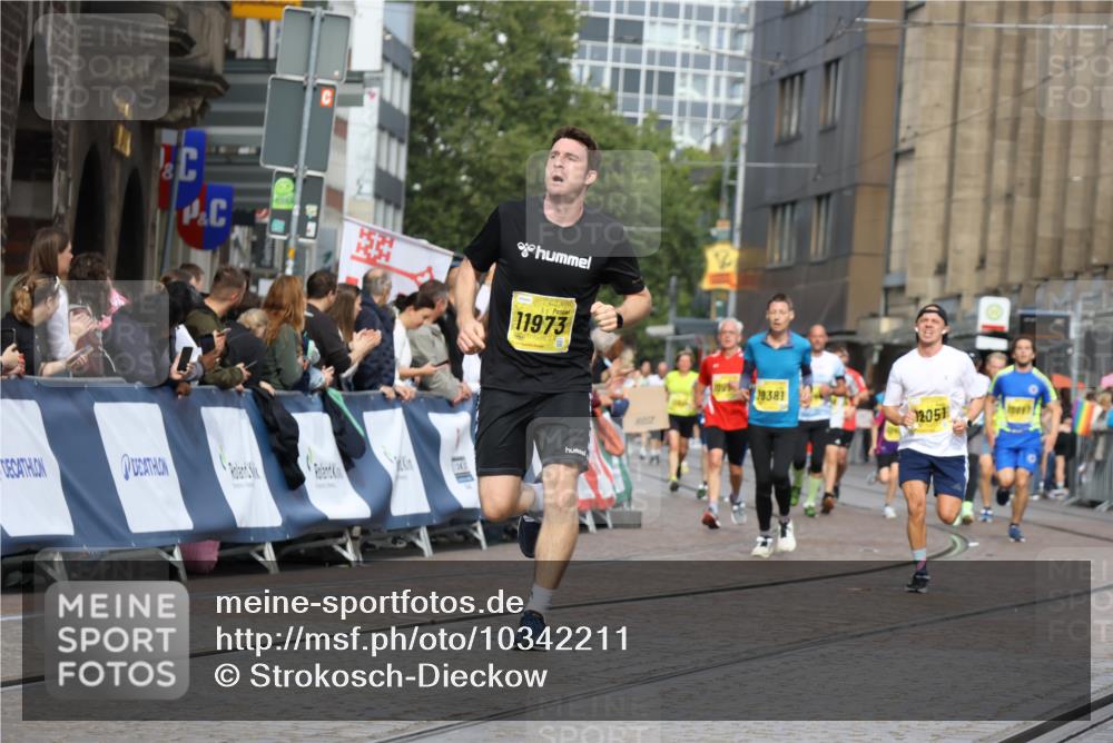 13.09.2026 - 21. swb-Marathon Bremen Strokosch-Dieckow http://msf.ph/oto/10342211 13.09.2026 10:51:23 Ziel 10200, 10471, 10515, 10537, 10808, 11087, 11339, 11537, 11625, 11626, 11801, 12004, 12303, 12351, 12407, 12552, 10334, 10544, 10763, 10862, 11145, 11787, 12424, 13631 meine-sportfotos.de