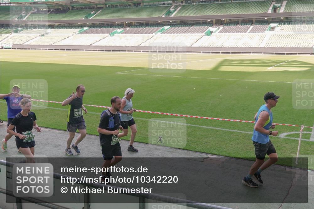 13.09.2026 - 21. swb-Marathon Bremen Michael Burmester http://msf.ph/oto/10342220 13.09.2026 13:25:15 Laufen im Stadion 137, 182, 213, 294, 505, 530, 543, 548, 645, 721, 723, 739, 743, 752, 815, 818, 966, 1273, 1283, 1410, 1443, 1459, 1463, 1471, 1487, 1491, 1504, 1515, 1530, 1561, 1744, 1828, 1830, 1944, 1953, 2058, 2059, 2095, 2211, 2252, 2267, 2271, 2298, 2308, 2312, 2323, 2354, 2382, 2384, 2465, 2483, 2497, 2503, 2506, 2554, 2571, 2591, 2644, 2752, 2762, 2776, 2833, 2878, 2896, 2981, 3005, 3062, 3097, 3142, 3172, 3211, 3259, 3289, 3298, 3306, 3312, 3329, 3381, 3390 meine-sportfotos.de