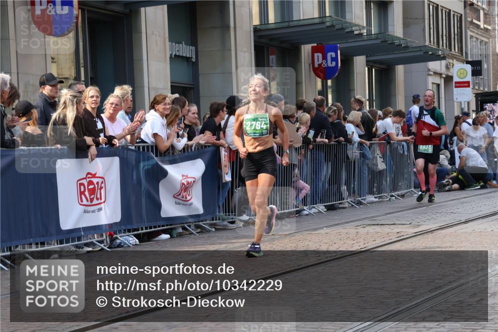 13.09.2026 - 21. swb-Marathon Bremen Strokosch-Dieckow http://msf.ph/oto/10342229 13.09.2026 13:28:15 Ziel 178, 210, 613, 1239, 1380, 1914, 2047, 2764, 3028, 3294, 3348, 3597, 4102, 4250, 4564, 5683, 6914, 6957, 7263, 8429, 8483, 8570, 8938, 9064, 9176, 9549, 13012, 488, 1343, 1456, 1460, 2977, 3114, 3334, 3480, 4506, 5250, 5360, 5462, 5889, 6182, 7926, 8188, 8656, 9067, 9145, 9167, 9168, 9543, 9738, 9881, 13069 meine-sportfotos.de