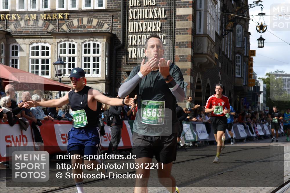 13.09.2026 - 21. swb-Marathon Bremen Strokosch-Dieckow http://msf.ph/oto/10342241 13.09.2026 13:27:04 Ziel 531, 2779, 3510, 3526, 3852, 3893, 4077, 4441, 4598, 4919, 5054, 5937, 6289, 6314, 6375, 6548, 6580, 7246, 7317, 8112, 8303, 9551, 13097, 1493, 1494, 2454, 3273, 3385, 4121, 4558, 6071, 6288, 6776, 7072, 7849, 8219, 9159, 9343, 9760, 10112, 10113, 13147 meine-sportfotos.de