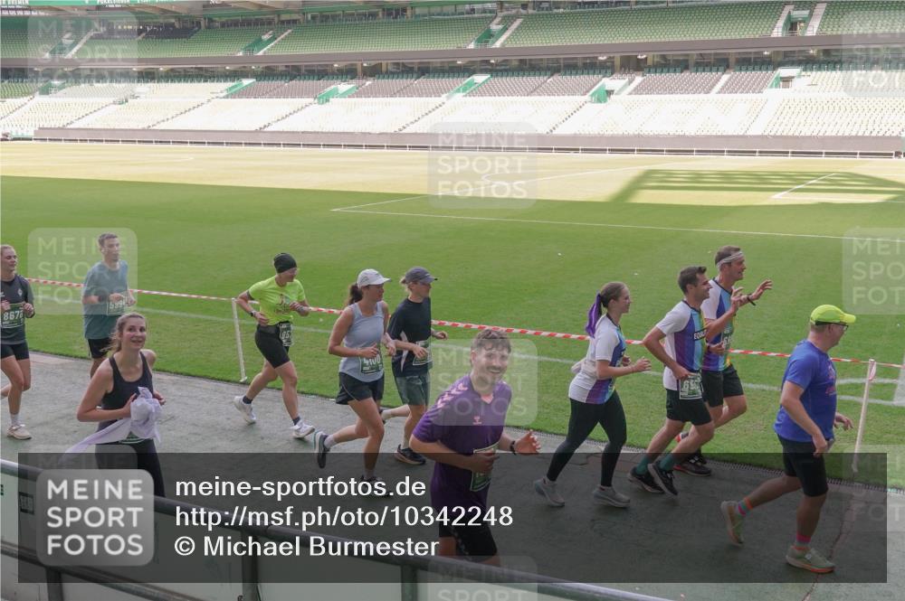 13.09.2026 - 21. swb-Marathon Bremen Michael Burmester http://msf.ph/oto/10342248 13.09.2026 13:25:19 Laufen im Stadion 182, 213, 294, 505, 530, 543, 548, 645, 723, 739, 743, 752, 815, 818, 966, 1273, 1283, 1410, 1443, 1459, 1463, 1471, 1487, 1491, 1504, 1515, 1530, 1561, 1618, 1744, 1828, 1830, 1944, 1953, 2058, 2059, 2095, 2211, 2252, 2267, 2271, 2298, 2308, 2312, 2323, 2354, 2382, 2384, 2465, 2483, 2497, 2506, 2554, 2571, 2591, 2644, 2656, 2675, 2752, 2762, 2776, 2833, 2878, 2896, 2981, 3005, 3062, 3097, 3142, 3172, 3211, 3259, 3298, 3306, 3312, 3329, 3381, 3390, 3433 meine-sportfotos.de