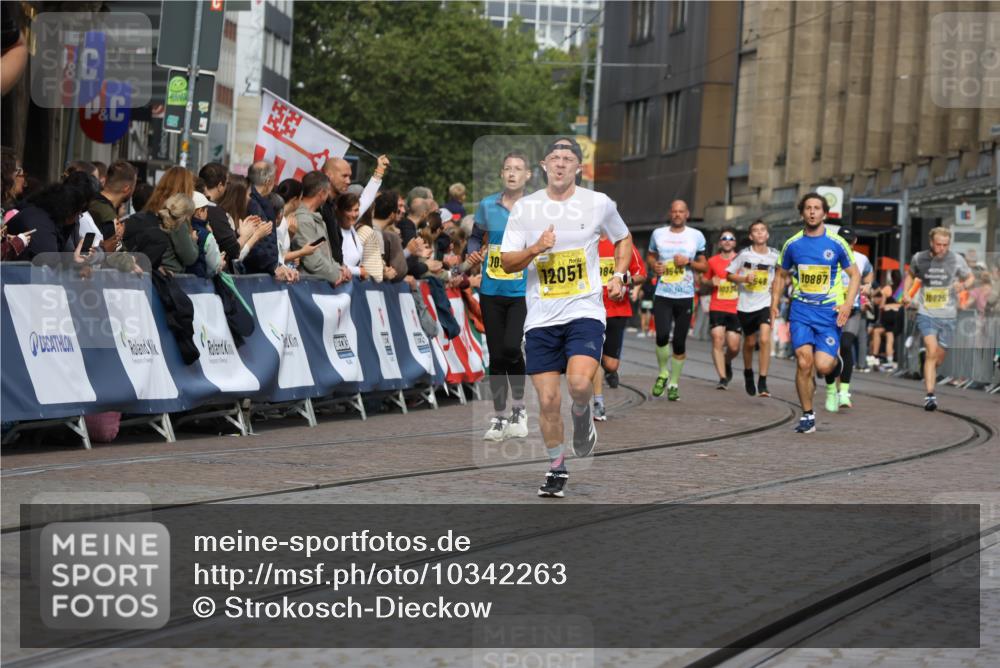 13.09.2026 - 21. swb-Marathon Bremen Strokosch-Dieckow http://msf.ph/oto/10342263 13.09.2026 10:51:25 Ziel 10200, 10471, 10515, 10808, 11087, 11339, 11503, 11537, 11625, 11626, 11801, 11973, 12004, 12133, 12303, 12351, 12407, 12552, 10334, 10544, 10763, 11145, 11787, 12329, 12424, 13631 meine-sportfotos.de