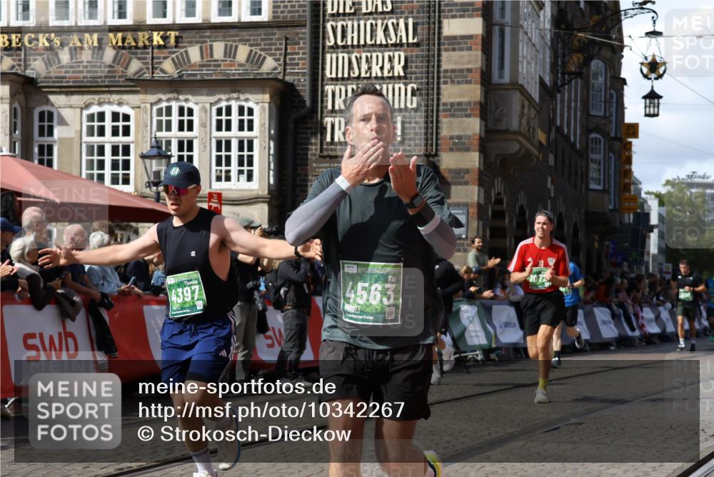 13.09.2026 - 21. swb-Marathon Bremen Strokosch-Dieckow http://msf.ph/oto/10342267 13.09.2026 13:27:04 Ziel 531, 2779, 3510, 3526, 3852, 3893, 4077, 4441, 4598, 4919, 5054, 5937, 6289, 6314, 6375, 6548, 6580, 7246, 7317, 8112, 8303, 9551, 13097, 1493, 1494, 2454, 3273, 3385, 4121, 4558, 6071, 6288, 6776, 7072, 7849, 8219, 9159, 9343, 9760, 10112, 10113, 13147 meine-sportfotos.de