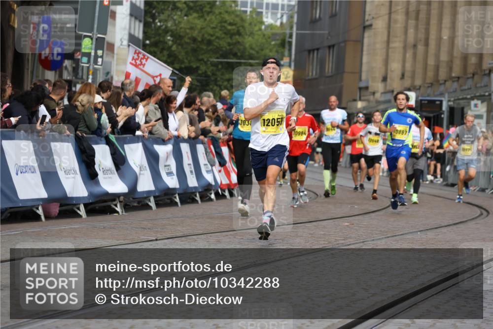13.09.2026 - 21. swb-Marathon Bremen Strokosch-Dieckow http://msf.ph/oto/10342288 13.09.2026 10:51:25 Ziel 10200, 10471, 10515, 10808, 11087, 11339, 11503, 11537, 11625, 11626, 11801, 11973, 12004, 12133, 12303, 12351, 12407, 12552, 10334, 10544, 10763, 11145, 11787, 12329, 12424, 13631 meine-sportfotos.de