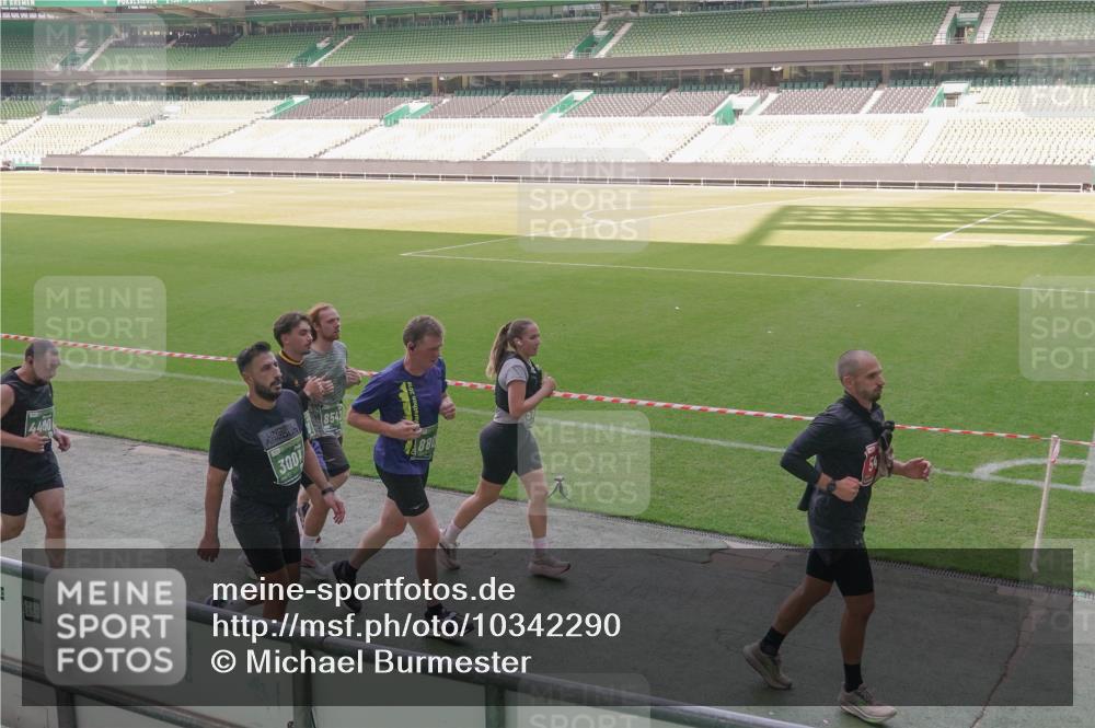 13.09.2026 - 21. swb-Marathon Bremen Michael Burmester http://msf.ph/oto/10342290 13.09.2026 13:25:25 Laufen im Stadion 213, 294, 505, 530, 543, 548, 645, 723, 739, 752, 815, 818, 966, 1273, 1283, 1410, 1443, 1459, 1463, 1471, 1487, 1491, 1504, 1515, 1530, 1561, 1618, 1744, 1828, 1830, 1944, 1953, 2058, 2059, 2095, 2211, 2252, 2267, 2271, 2298, 2308, 2312, 2323, 2354, 2382, 2384, 2465, 2483, 2497, 2506, 2508, 2554, 2558, 2571, 2591, 2644, 2656, 2675, 2752, 2762, 2776, 2833, 2878, 2896, 2970, 2981, 3005, 3062, 3097, 3142, 3172, 3211, 3259, 3298, 3306, 3312, 3329, 3381, 3390, 3433 meine-sportfotos.de