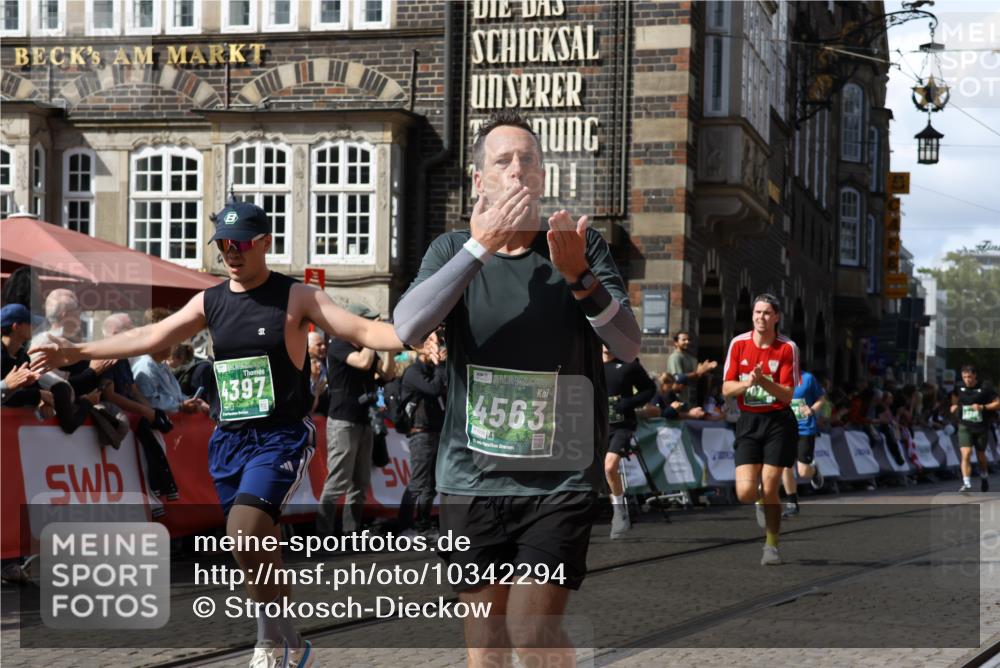 13.09.2026 - 21. swb-Marathon Bremen Strokosch-Dieckow http://msf.ph/oto/10342294 13.09.2026 13:27:04 Ziel 531, 2779, 3510, 3526, 3852, 3893, 4077, 4441, 4598, 4919, 5054, 5937, 6289, 6314, 6375, 6548, 6580, 7246, 7317, 8112, 8303, 9551, 13097, 1493, 1494, 2454, 3273, 3385, 4121, 4558, 6071, 6288, 6776, 7072, 7849, 8219, 9159, 9343, 9760, 10112, 10113, 13147 meine-sportfotos.de