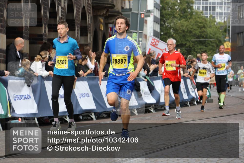 13.09.2026 - 21. swb-Marathon Bremen Strokosch-Dieckow http://msf.ph/oto/10342406 13.09.2026 10:51:29 Ziel 10200, 10471, 10515, 10808, 10887, 11339, 11503, 11537, 11625, 11626, 11801, 11973, 12051, 12133, 12303, 12407, 12552, 10162, 10281, 10334, 10348, 10467, 11145, 11273, 11542, 11787, 12329 meine-sportfotos.de