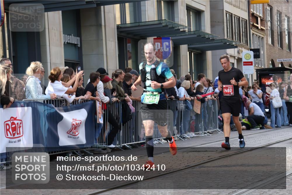 13.09.2026 - 21. swb-Marathon Bremen Strokosch-Dieckow http://msf.ph/oto/10342410 13.09.2026 13:28:22 Ziel 613, 1239, 1914, 2276, 2764, 2891, 3028, 3348, 3444, 4102, 4250, 4564, 5267, 5531, 5683, 5691, 6914, 6957, 7134, 7263, 7527, 8483, 8938, 9176, 9562, 13012, 13174, 178, 210, 1380, 1460, 2047, 2977, 3114, 3294, 3334, 3597, 4506, 5250, 5360, 5889, 6182, 7926, 8429, 8570, 8656, 9064, 9167, 9168, 9543, 9549, 9738, 9881 meine-sportfotos.de