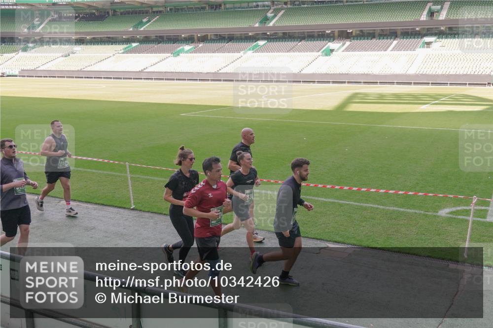 13.09.2026 - 21. swb-Marathon Bremen Michael Burmester http://msf.ph/oto/10342426 13.09.2026 13:25:45 Laufen im Stadion 202, 213, 294, 505, 530, 543, 548, 645, 723, 815, 818, 966, 1077, 1283, 1410, 1443, 1459, 1463, 1473, 1487, 1491, 1504, 1515, 1530, 1561, 1618, 1744, 1828, 1830, 1953, 2058, 2059, 2095, 2211, 2267, 2271, 2298, 2308, 2312, 2323, 2354, 2382, 2384, 2497, 2506, 2508, 2554, 2558, 2576, 2591, 2592, 2644, 2656, 2675, 2752, 2762, 2817, 2833, 2878, 2896, 2970, 2981, 3005, 3047, 3062, 3097, 3142, 3172, 3211, 3259, 3298, 3306, 3329, 3359, 3381, 3390, 3433, 3629, 3851 meine-sportfotos.de