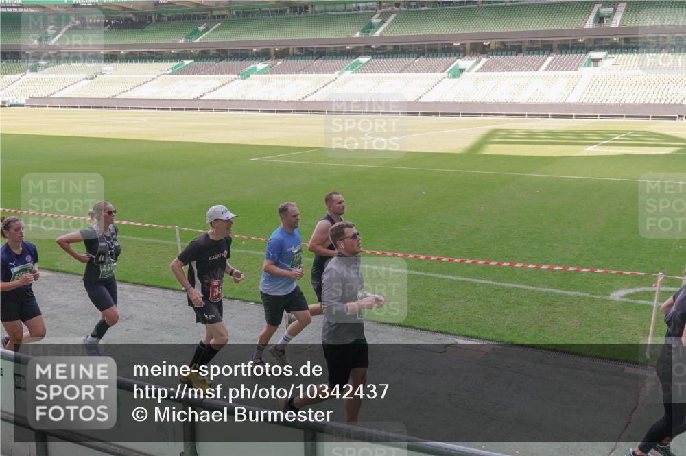 13.09.2026 - 21. swb-Marathon Bremen Michael Burmester http://msf.ph/oto/10342437 13.09.2026 13:25:46 Laufen im Stadion 202, 213, 294, 505, 530, 543, 645, 723, 815, 818, 966, 1077, 1283, 1410, 1443, 1459, 1463, 1473, 1487, 1491, 1504, 1515, 1530, 1561, 1618, 1744, 1828, 1830, 1953, 2058, 2059, 2095, 2211, 2267, 2271, 2298, 2308, 2312, 2323, 2354, 2382, 2384, 2497, 2506, 2508, 2554, 2558, 2576, 2591, 2592, 2644, 2656, 2675, 2752, 2762, 2817, 2833, 2878, 2896, 2965, 2970, 2981, 3005, 3047, 3062, 3097, 3142, 3172, 3211, 3259, 3298, 3306, 3329, 3359, 3381, 3390, 3433, 3629, 3851 meine-sportfotos.de