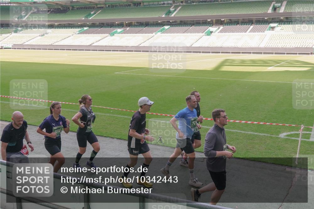 13.09.2026 - 21. swb-Marathon Bremen Michael Burmester http://msf.ph/oto/10342443 13.09.2026 13:25:47 Laufen im Stadion 202, 213, 294, 505, 530, 543, 645, 723, 815, 818, 966, 1077, 1283, 1410, 1443, 1459, 1463, 1473, 1487, 1491, 1504, 1515, 1530, 1561, 1618, 1744, 1828, 1830, 1953, 2058, 2059, 2095, 2211, 2267, 2271, 2298, 2308, 2312, 2323, 2354, 2382, 2384, 2497, 2506, 2508, 2554, 2558, 2576, 2591, 2592, 2644, 2656, 2675, 2752, 2762, 2817, 2833, 2878, 2896, 2965, 2970, 2981, 3005, 3047, 3062, 3097, 3142, 3172, 3211, 3259, 3298, 3306, 3329, 3359, 3381, 3390, 3433, 3629, 3851 meine-sportfotos.de