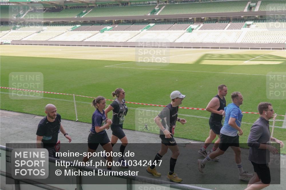 13.09.2026 - 21. swb-Marathon Bremen Michael Burmester http://msf.ph/oto/10342447 13.09.2026 13:25:47 Laufen im Stadion 202, 213, 294, 505, 530, 543, 645, 723, 815, 818, 966, 1077, 1283, 1410, 1443, 1459, 1463, 1473, 1487, 1491, 1504, 1515, 1530, 1561, 1618, 1744, 1828, 1830, 1953, 2058, 2059, 2095, 2211, 2267, 2271, 2298, 2308, 2312, 2323, 2354, 2382, 2384, 2497, 2506, 2508, 2554, 2558, 2576, 2591, 2592, 2644, 2656, 2675, 2752, 2762, 2817, 2833, 2878, 2896, 2965, 2970, 2981, 3005, 3047, 3062, 3097, 3142, 3172, 3211, 3259, 3298, 3306, 3329, 3359, 3381, 3390, 3433, 3629, 3851 meine-sportfotos.de