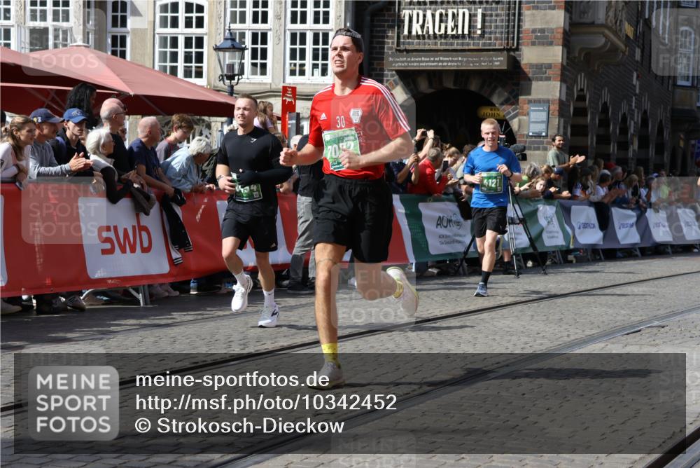 13.09.2026 - 21. swb-Marathon Bremen Strokosch-Dieckow http://msf.ph/oto/10342452 13.09.2026 13:27:06 Ziel 531, 2779, 3076, 3302, 3510, 3852, 3893, 4441, 4598, 4919, 5054, 5937, 5943, 6289, 6314, 6375, 6455, 6548, 6580, 7246, 7317, 8112, 8303, 9551, 13097, 242, 3273, 3385, 3496, 4121, 4558, 6071, 6288, 6776, 7849, 8219, 9159, 9343, 9760, 10112, 10113, 13147 meine-sportfotos.de