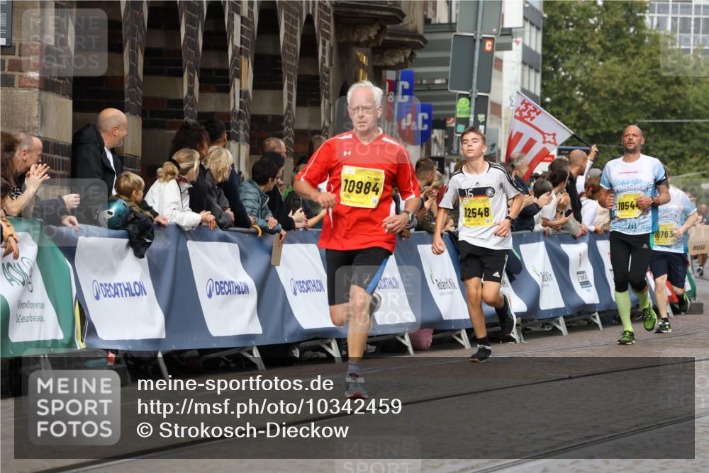 13.09.2026 - 21. swb-Marathon Bremen Strokosch-Dieckow http://msf.ph/oto/10342459 13.09.2026 10:51:31 Ziel 10471, 10515, 10808, 10887, 11339, 11503, 11537, 11625, 11626, 11801, 11973, 12051, 12133, 12303, 12552, 10162, 10281, 10348, 10467, 11273, 11542, 11733, 11787, 12329 meine-sportfotos.de