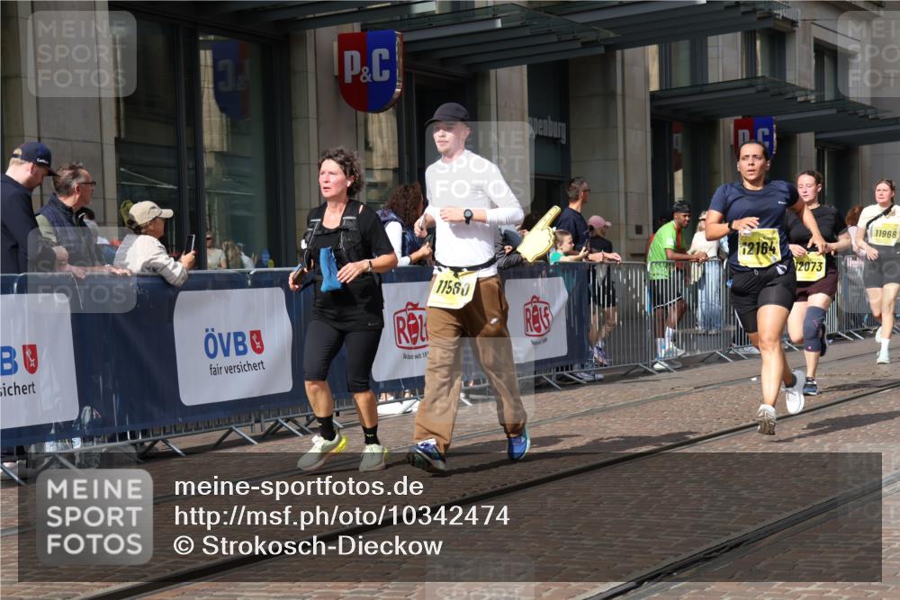 13.09.2026 - 21. swb-Marathon Bremen Strokosch-Dieckow http://msf.ph/oto/10342474 13.09.2026 11:08:15 Ziel 10229, 10399, 10609, 11065, 11124, 11358, 11421, 11509, 11560, 11561, 11678, 11710, 11718, 11834, 11888, 11968, 12073, 12162, 12164, 12315, 12410, 12516, 10135, 10139, 10188, 10404, 10493, 10660, 10767, 10793, 10851, 10859, 11032, 11044, 11263, 11378, 11404, 11659, 11831, 11833, 11958, 12031, 12066, 12160, 12248, 12325, 12384, 12389 meine-sportfotos.de
