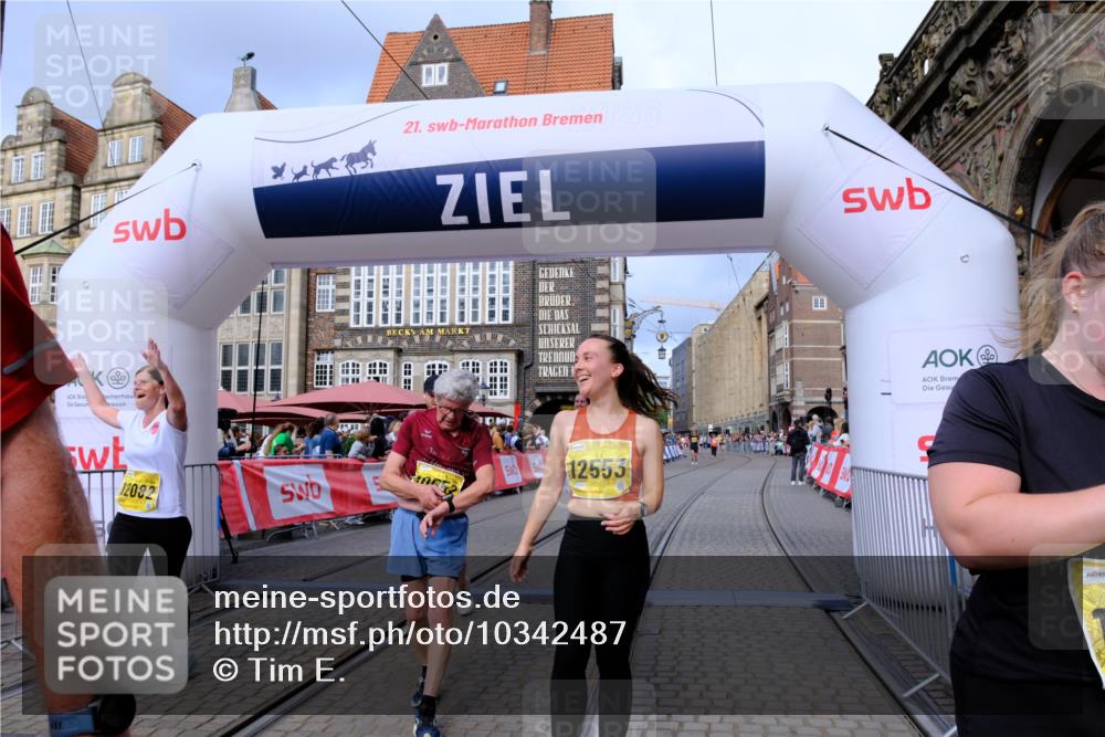 13.09.2026 - 21. swb-Marathon Bremen Tim E. http://msf.ph/oto/10342487 13.09.2026 11:11:55 Ziel 10155, 10510, 10511, 10546, 10552, 10616, 10977, 11239, 11289, 11533, 11702, 11927, 12082, 12220, 12286, 12311, 12336, 12508, 12553 meine-sportfotos.de