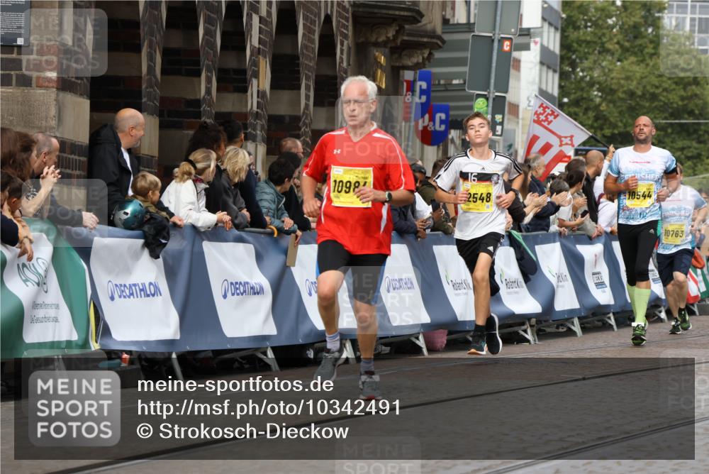 13.09.2026 - 21. swb-Marathon Bremen Strokosch-Dieckow http://msf.ph/oto/10342491 13.09.2026 10:51:31 Ziel 10471, 10515, 10808, 10887, 11339, 11503, 11537, 11625, 11626, 11801, 11973, 12051, 12133, 12303, 12552, 10162, 10281, 10348, 10467, 11273, 11542, 11733, 11787, 12329 meine-sportfotos.de