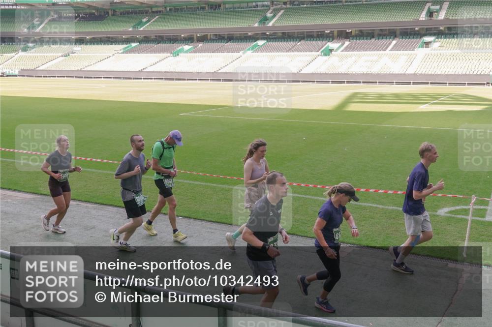 13.09.2026 - 21. swb-Marathon Bremen Michael Burmester http://msf.ph/oto/10342493 13.09.2026 13:25:52 Laufen im Stadion 202, 213, 294, 505, 530, 543, 645, 723, 815, 818, 833, 966, 1077, 1283, 1410, 1443, 1459, 1463, 1473, 1487, 1491, 1504, 1515, 1530, 1561, 1618, 1744, 1828, 1830, 1953, 2058, 2059, 2211, 2267, 2271, 2273, 2298, 2308, 2354, 2382, 2384, 2428, 2497, 2506, 2508, 2554, 2558, 2576, 2591, 2592, 2644, 2656, 2675, 2752, 2762, 2817, 2833, 2878, 2896, 2965, 2970, 2981, 3005, 3047, 3062, 3097, 3142, 3172, 3211, 3259, 3298, 3306, 3329, 3359, 3390, 3433, 3629, 3851 meine-sportfotos.de