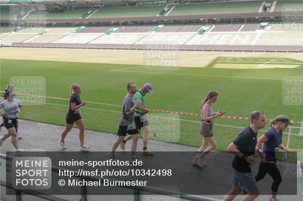 13.09.2026 - 21. swb-Marathon Bremen Michael Burmester http://msf.ph/oto/10342498 13.09.2026 13:25:53 Laufen im Stadion 202, 213, 294, 505, 530, 543, 645, 723, 815, 818, 833, 966, 1077, 1283, 1410, 1443, 1459, 1473, 1487, 1491, 1504, 1515, 1530, 1561, 1618, 1744, 1828, 1830, 1953, 2058, 2059, 2211, 2267, 2271, 2273, 2298, 2308, 2354, 2382, 2384, 2428, 2497, 2506, 2508, 2554, 2558, 2576, 2591, 2592, 2644, 2656, 2675, 2752, 2762, 2817, 2833, 2878, 2896, 2965, 2970, 2981, 3005, 3047, 3062, 3097, 3142, 3172, 3211, 3259, 3298, 3306, 3329, 3359, 3390, 3433, 3629, 3851 meine-sportfotos.de