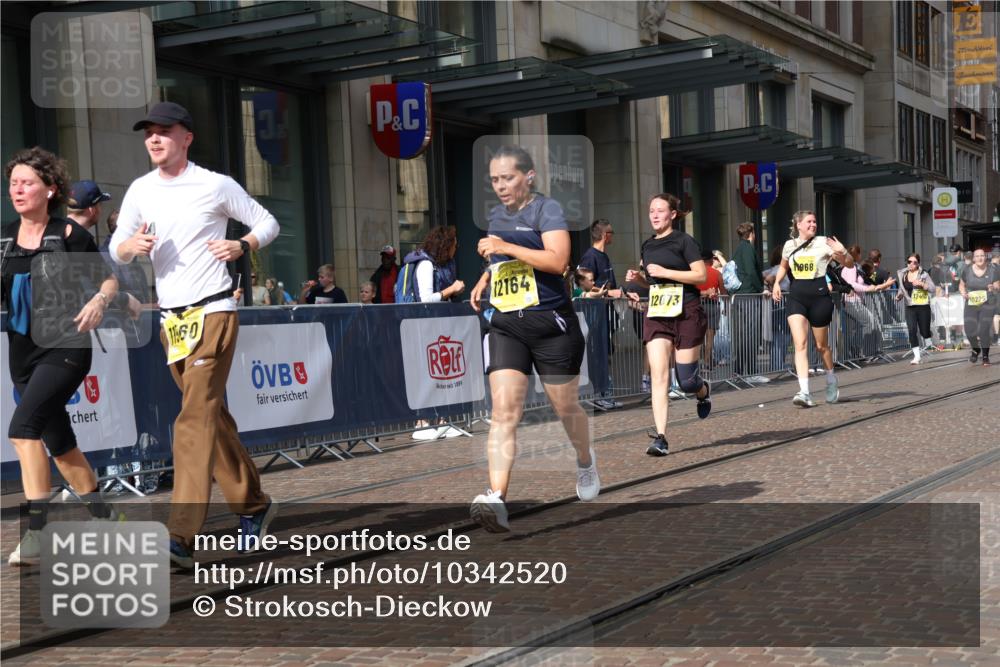 13.09.2026 - 21. swb-Marathon Bremen Strokosch-Dieckow http://msf.ph/oto/10342520 13.09.2026 11:08:16 Ziel 10229, 10399, 10609, 11065, 11124, 11358, 11421, 11509, 11560, 11561, 11678, 11710, 11718, 11834, 11888, 11968, 12073, 12162, 12164, 12315, 12410, 12516, 10135, 10139, 10188, 10404, 10493, 10767, 10793, 10851, 10859, 11032, 11044, 11263, 11378, 11404, 11509, 11659, 11831, 11833, 11958, 12031, 12066, 12160, 12248, 12325, 12384, 12389 meine-sportfotos.de