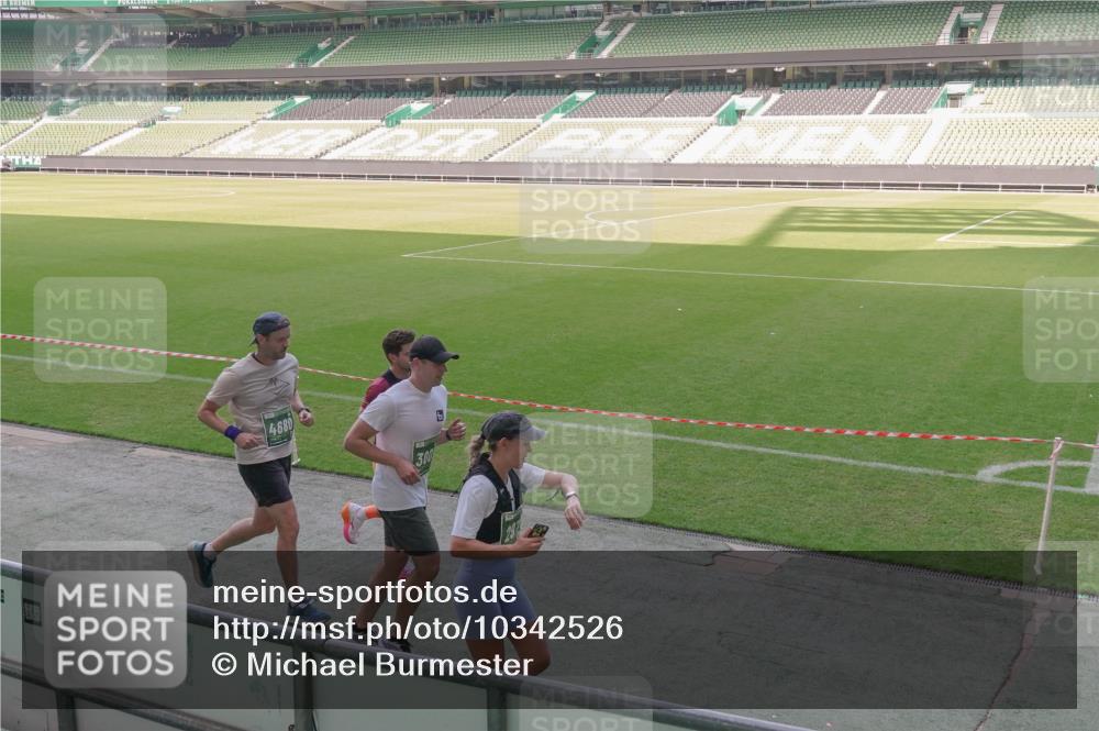 13.09.2026 - 21. swb-Marathon Bremen Michael Burmester http://msf.ph/oto/10342526 13.09.2026 13:25:56 Laufen im Stadion 202, 213, 294, 390, 505, 530, 543, 645, 723, 815, 818, 833, 966, 1077, 1283, 1410, 1443, 1459, 1473, 1487, 1491, 1504, 1515, 1530, 1561, 1618, 1744, 1828, 1830, 1953, 2058, 2059, 2211, 2267, 2271, 2273, 2298, 2308, 2354, 2382, 2384, 2428, 2497, 2506, 2508, 2554, 2558, 2576, 2591, 2592, 2644, 2656, 2675, 2752, 2762, 2817, 2833, 2878, 2896, 2965, 2970, 2981, 3005, 3047, 3062, 3084, 3097, 3142, 3172, 3211, 3259, 3306, 3329, 3359, 3390, 3433, 3629, 3851 meine-sportfotos.de