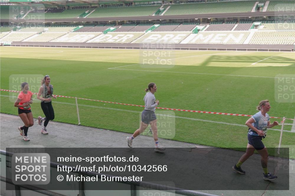 13.09.2026 - 21. swb-Marathon Bremen Michael Burmester http://msf.ph/oto/10342566 13.09.2026 13:26:01 Laufen im Stadion 202, 213, 294, 390, 505, 530, 543, 645, 815, 818, 833, 966, 1077, 1283, 1410, 1443, 1459, 1473, 1487, 1491, 1504, 1515, 1530, 1561, 1618, 1744, 1828, 1830, 1953, 2058, 2059, 2267, 2271, 2273, 2298, 2308, 2309, 2354, 2382, 2384, 2428, 2497, 2506, 2508, 2554, 2558, 2576, 2582, 2591, 2592, 2644, 2656, 2675, 2752, 2762, 2817, 2833, 2878, 2896, 2965, 2970, 2981, 3005, 3047, 3062, 3084, 3097, 3142, 3172, 3211, 3259, 3306, 3329, 3359, 3390, 3433, 3629, 3851 meine-sportfotos.de