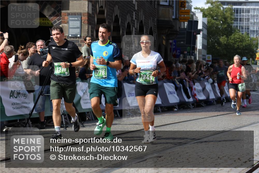 13.09.2026 - 21. swb-Marathon Bremen Strokosch-Dieckow http://msf.ph/oto/10342567 13.09.2026 13:27:09 Ziel 531, 946, 2089, 2779, 3076, 3302, 3510, 3527, 3852, 3893, 4327, 4441, 4598, 4919, 5054, 5689, 5937, 5943, 6289, 6314, 6375, 6455, 6580, 7246, 7317, 8112, 8303, 9150, 9551, 13097, 242, 3273, 3385, 3496, 4558, 6071, 6288, 6776, 7849, 8219, 9159, 9343, 9760, 10112, 10113, 13147 meine-sportfotos.de