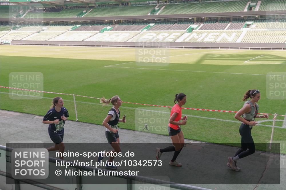 13.09.2026 - 21. swb-Marathon Bremen Michael Burmester http://msf.ph/oto/10342573 13.09.2026 13:26:03 Laufen im Stadion 202, 213, 294, 390, 505, 530, 543, 645, 815, 818, 833, 966, 1077, 1283, 1410, 1443, 1459, 1473, 1487, 1491, 1504, 1515, 1530, 1561, 1618, 1744, 1828, 1830, 1953, 2058, 2059, 2267, 2271, 2273, 2298, 2308, 2309, 2354, 2382, 2384, 2428, 2506, 2508, 2554, 2558, 2576, 2582, 2591, 2592, 2644, 2656, 2675, 2752, 2762, 2817, 2833, 2878, 2896, 2965, 2970, 2981, 3005, 3047, 3062, 3084, 3097, 3142, 3172, 3211, 3259, 3306, 3329, 3359, 3390, 3433, 3629, 3851 meine-sportfotos.de