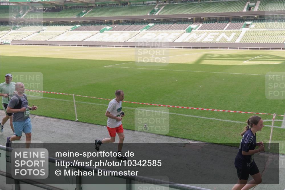 13.09.2026 - 21. swb-Marathon Bremen Michael Burmester http://msf.ph/oto/10342585 13.09.2026 13:26:04 Laufen im Stadion 202, 213, 294, 390, 505, 530, 543, 645, 815, 818, 833, 966, 1077, 1283, 1410, 1443, 1459, 1473, 1487, 1491, 1504, 1515, 1530, 1561, 1618, 1744, 1828, 1830, 1953, 2058, 2059, 2267, 2271, 2273, 2298, 2308, 2309, 2354, 2382, 2384, 2428, 2506, 2508, 2554, 2558, 2576, 2582, 2591, 2592, 2644, 2656, 2675, 2752, 2762, 2817, 2833, 2878, 2896, 2965, 2970, 2981, 3005, 3047, 3062, 3084, 3097, 3142, 3172, 3211, 3259, 3306, 3329, 3359, 3390, 3433, 3629, 3851 meine-sportfotos.de