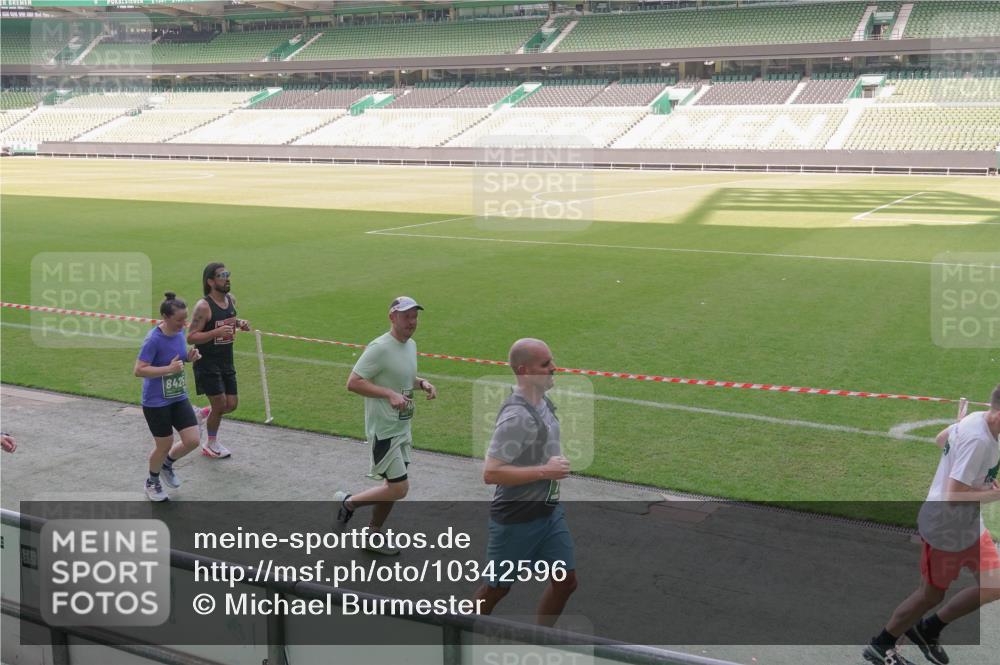 13.09.2026 - 21. swb-Marathon Bremen Michael Burmester http://msf.ph/oto/10342596 13.09.2026 13:26:06 Laufen im Stadion 202, 213, 294, 390, 505, 530, 543, 645, 815, 818, 833, 966, 1077, 1283, 1410, 1443, 1459, 1473, 1487, 1491, 1504, 1515, 1530, 1561, 1618, 1744, 1828, 1830, 1953, 2058, 2059, 2267, 2271, 2273, 2298, 2308, 2309, 2354, 2382, 2384, 2428, 2506, 2508, 2542, 2554, 2558, 2576, 2582, 2591, 2592, 2644, 2656, 2675, 2752, 2762, 2817, 2833, 2878, 2896, 2965, 2970, 2981, 3005, 3047, 3062, 3084, 3097, 3142, 3172, 3211, 3259, 3306, 3329, 3359, 3390, 3433, 3629, 3851 meine-sportfotos.de