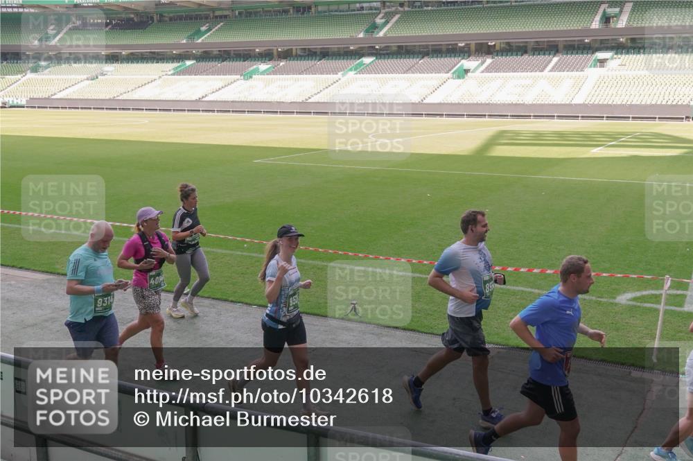 13.09.2026 - 21. swb-Marathon Bremen Michael Burmester http://msf.ph/oto/10342618 13.09.2026 13:26:09 Laufen im Stadion 202, 213, 294, 390, 505, 530, 543, 645, 815, 818, 833, 966, 1077, 1283, 1410, 1443, 1459, 1473, 1487, 1491, 1504, 1515, 1530, 1561, 1618, 1744, 1828, 1830, 1953, 2058, 2059, 2267, 2271, 2273, 2298, 2308, 2309, 2354, 2382, 2384, 2388, 2428, 2506, 2508, 2542, 2554, 2558, 2576, 2582, 2591, 2592, 2656, 2675, 2752, 2762, 2817, 2833, 2878, 2896, 2965, 2970, 2981, 3005, 3047, 3062, 3084, 3097, 3142, 3172, 3211, 3259, 3329, 3359, 3390, 3433, 3629, 3851 meine-sportfotos.de
