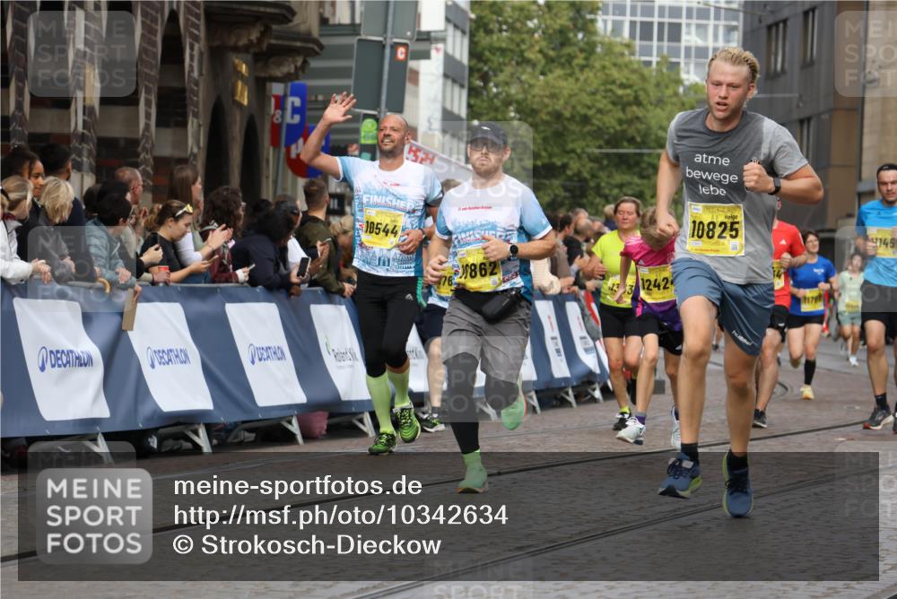 13.09.2026 - 21. swb-Marathon Bremen Strokosch-Dieckow http://msf.ph/oto/10342634 13.09.2026 10:51:33 Ziel 10381, 10471, 10515, 10808, 10887, 11339, 11503, 11537, 11801, 11973, 12051, 12133, 12552, 10162, 10183, 10281, 10348, 10467, 10641, 11273, 11542, 11733, 11777, 12329 meine-sportfotos.de