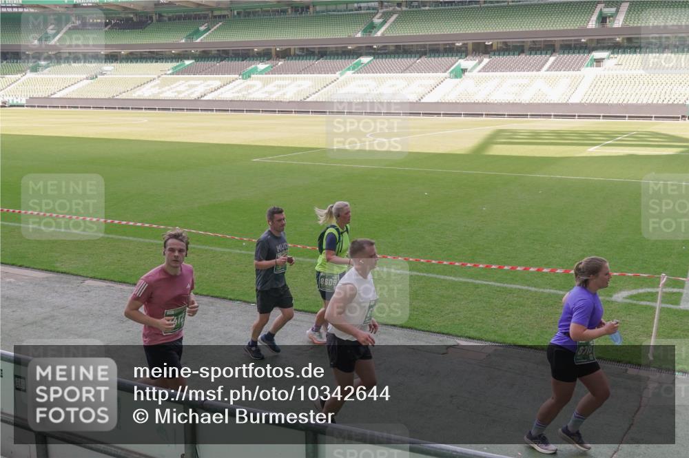 13.09.2026 - 21. swb-Marathon Bremen Michael Burmester http://msf.ph/oto/10342644 13.09.2026 13:26:14 Laufen im Stadion 202, 213, 294, 390, 505, 530, 543, 645, 815, 818, 833, 966, 1077, 1283, 1410, 1443, 1459, 1473, 1487, 1504, 1515, 1530, 1561, 1618, 1700, 1744, 1828, 1830, 1953, 2058, 2059, 2267, 2271, 2273, 2298, 2308, 2309, 2354, 2382, 2384, 2388, 2404, 2428, 2506, 2508, 2542, 2554, 2558, 2576, 2582, 2591, 2592, 2656, 2675, 2752, 2762, 2817, 2833, 2878, 2896, 2965, 2970, 2981, 3005, 3047, 3062, 3084, 3097, 3142, 3172, 3211, 3259, 3329, 3359, 3390, 3433, 3540, 3629, 3851 meine-sportfotos.de