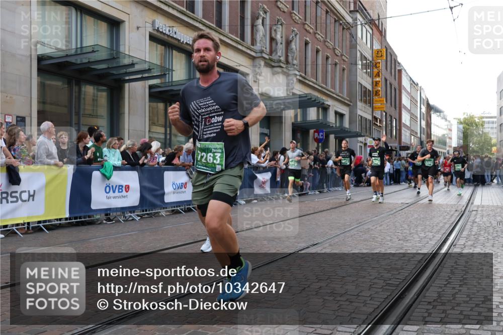 13.09.2026 - 21. swb-Marathon Bremen Strokosch-Dieckow http://msf.ph/oto/10342647 13.09.2026 13:28:29 Ziel 430, 613, 722, 725, 936, 1014, 1914, 2276, 2378, 2851, 2891, 3348, 3419, 3444, 3665, 4102, 4564, 5267, 5531, 5691, 5865, 6099, 6817, 6914, 6937, 6955, 6957, 7134, 7263, 7527, 8938, 8984, 8985, 9176, 9562, 13012, 13174, 178, 210, 1239, 1380, 1460, 2047, 2764, 2977, 3028, 3114, 3294, 3334, 3597, 4250, 4506, 5250, 5360, 5683, 5889, 6182, 8429, 8483, 8570, 9064, 9167, 9168, 9543, 9549, 9738, 9881 meine-sportfotos.de