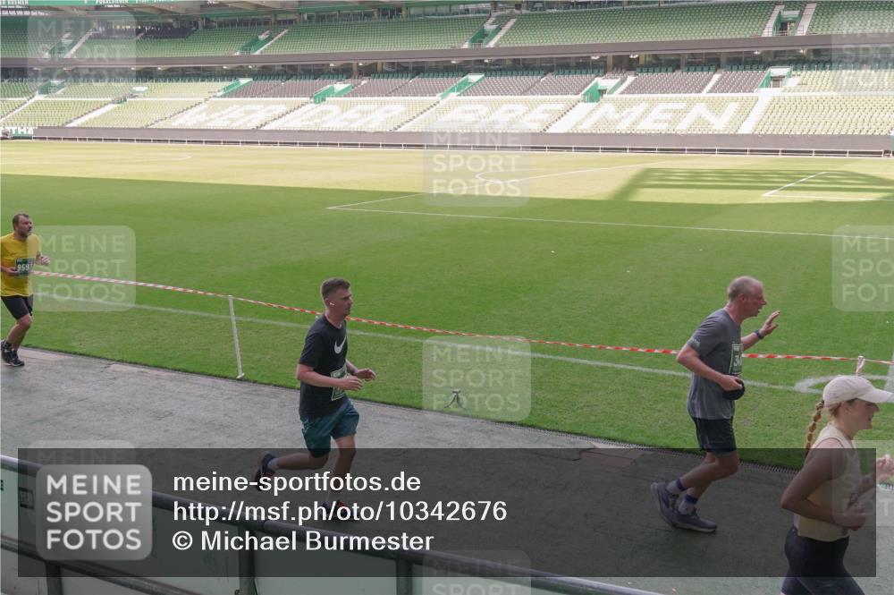13.09.2026 - 21. swb-Marathon Bremen Michael Burmester http://msf.ph/oto/10342676 13.09.2026 13:26:19 Laufen im Stadion 186, 202, 213, 364, 390, 505, 530, 543, 645, 815, 818, 833, 966, 1077, 1283, 1410, 1443, 1459, 1473, 1487, 1504, 1530, 1561, 1618, 1700, 1744, 1828, 1830, 1953, 2058, 2059, 2271, 2273, 2298, 2308, 2309, 2354, 2382, 2384, 2388, 2404, 2428, 2506, 2508, 2542, 2558, 2576, 2582, 2591, 2592, 2656, 2675, 2748, 2752, 2762, 2817, 2833, 2878, 2896, 2965, 2970, 2981, 3005, 3047, 3050, 3062, 3084, 3097, 3142, 3172, 3211, 3259, 3329, 3359, 3390, 3433, 3540, 3629, 3756, 3851 meine-sportfotos.de