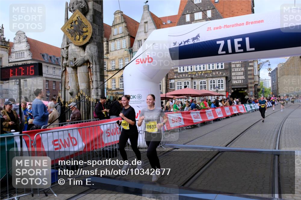 13.09.2026 - 21. swb-Marathon Bremen Tim E. http://msf.ph/oto/10342677 13.09.2026 11:12:33 Ziel 10213, 10406, 10414, 11052, 11633, 11716, 12012, 12327 meine-sportfotos.de