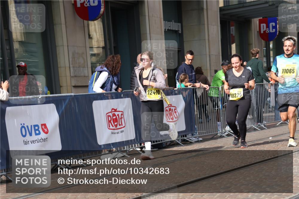 13.09.2026 - 21. swb-Marathon Bremen Strokosch-Dieckow http://msf.ph/oto/10342683 13.09.2026 11:08:21 Ziel 10229, 10399, 10469, 10609, 11065, 11358, 11421, 11560, 11561, 11678, 11710, 11718, 11834, 11888, 11968, 12162, 12164, 12256, 12410, 12516, 12517, 10135, 10188, 10404, 10493, 10767, 10793, 10851, 10859, 11032, 11044, 11124, 11263, 11378, 11404, 11509, 11659, 11831, 11833, 11958, 12073, 12160, 12164, 12248, 12315, 12325, 12384, 12389 meine-sportfotos.de