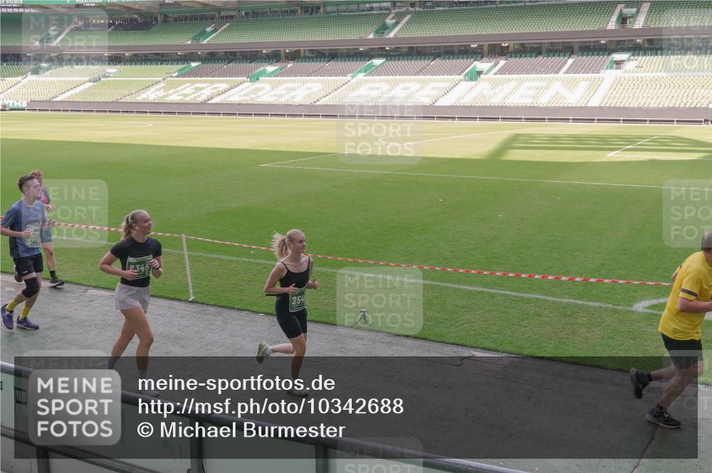13.09.2026 - 21. swb-Marathon Bremen Michael Burmester http://msf.ph/oto/10342688 13.09.2026 13:26:22 Laufen im Stadion 186, 202, 213, 364, 390, 530, 543, 645, 815, 818, 833, 966, 1077, 1283, 1410, 1443, 1459, 1473, 1487, 1504, 1530, 1561, 1618, 1700, 1744, 1828, 1830, 1953, 2058, 2059, 2271, 2273, 2298, 2308, 2309, 2354, 2382, 2384, 2388, 2404, 2428, 2506, 2507, 2508, 2542, 2558, 2576, 2582, 2591, 2592, 2656, 2675, 2748, 2752, 2762, 2817, 2833, 2878, 2896, 2965, 2970, 2981, 3005, 3047, 3050, 3062, 3084, 3097, 3142, 3172, 3259, 3329, 3359, 3390, 3433, 3540, 3629, 3756, 3851 meine-sportfotos.de