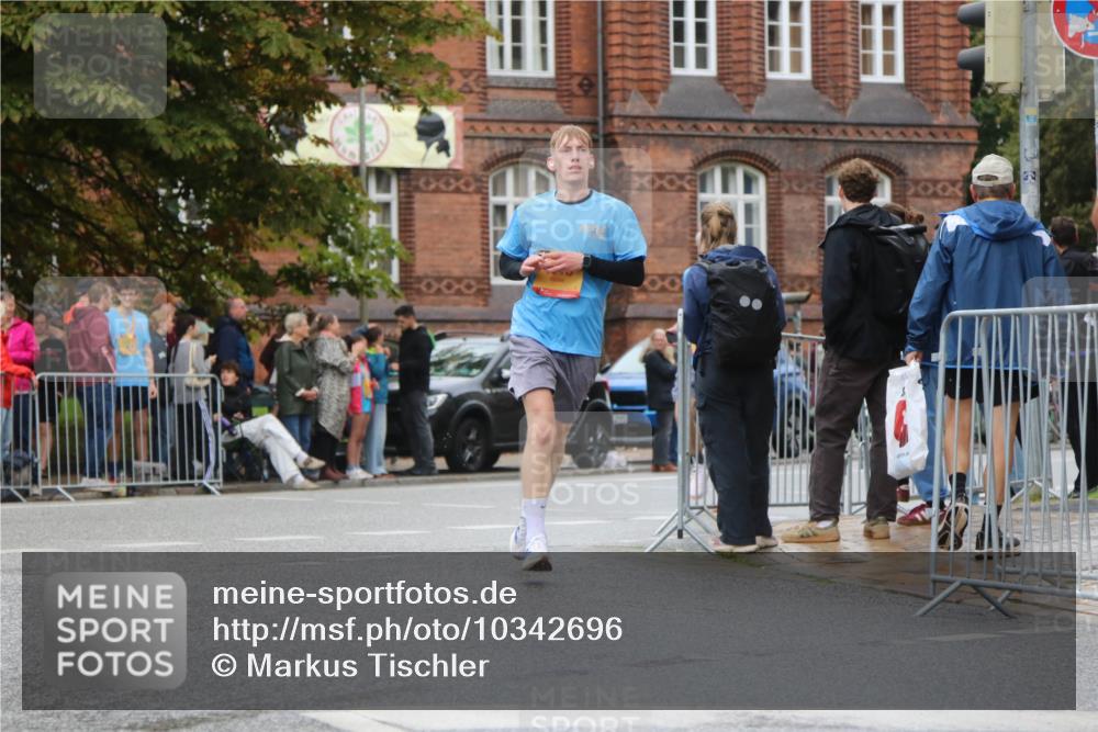 13.09.2026 - Kiel Lauf Markus Tischler http://msf.ph/oto/10342696 13.09.2026 11:32:32 Fleethörn 000, 00, 414 meine-sportfotos.de