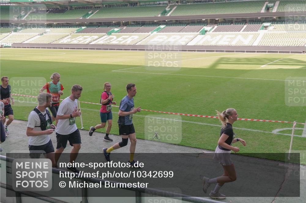 13.09.2026 - 21. swb-Marathon Bremen Michael Burmester http://msf.ph/oto/10342699 13.09.2026 13:26:24 Laufen im Stadion 186, 202, 213, 364, 390, 530, 543, 645, 815, 818, 833, 966, 1077, 1283, 1410, 1443, 1459, 1473, 1487, 1504, 1530, 1561, 1618, 1700, 1744, 1828, 1830, 1953, 2058, 2059, 2271, 2273, 2298, 2308, 2309, 2354, 2382, 2384, 2388, 2404, 2428, 2506, 2507, 2508, 2542, 2558, 2576, 2582, 2591, 2592, 2656, 2675, 2748, 2752, 2762, 2817, 2833, 2878, 2896, 2965, 2970, 2981, 3005, 3047, 3050, 3062, 3084, 3097, 3142, 3172, 3259, 3329, 3359, 3390, 3433, 3540, 3629, 3756, 3851 meine-sportfotos.de