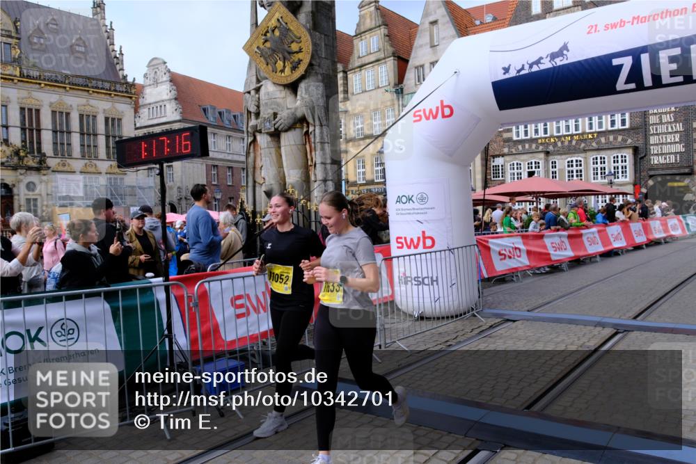 13.09.2026 - 21. swb-Marathon Bremen Tim E. http://msf.ph/oto/10342701 13.09.2026 11:12:33 Ziel 10213, 10406, 10414, 11052, 11633, 11716, 12012, 12327 meine-sportfotos.de