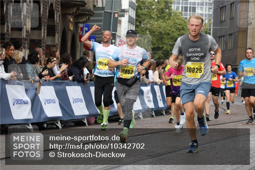 13.09.2026 - 21. swb-Marathon Bremen Strokosch-Dieckow http://msf.ph/oto/10342702 13.09.2026 10:51:33 Ziel 10381, 10471, 10515, 10808, 10887, 11339, 11503, 11537, 11801, 11973, 12051, 12133, 12552, 10162, 10183, 10281, 10348, 10467, 10641, 11273, 11542, 11733, 11777, 12329 meine-sportfotos.de