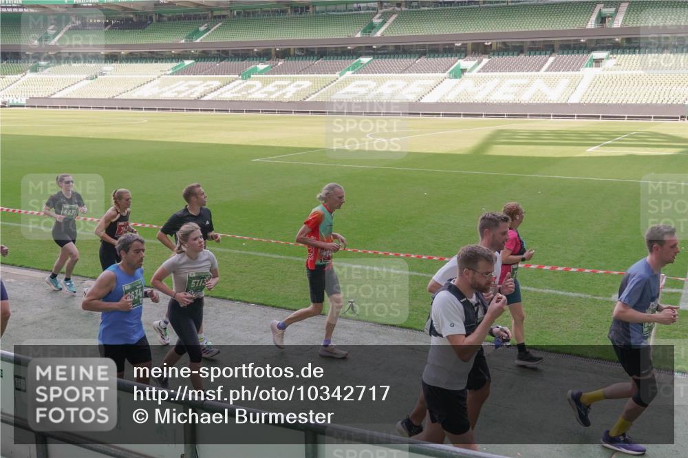 13.09.2026 - 21. swb-Marathon Bremen Michael Burmester http://msf.ph/oto/10342717 13.09.2026 13:26:25 Laufen im Stadion 186, 202, 213, 364, 390, 530, 543, 645, 815, 818, 833, 966, 1077, 1283, 1410, 1443, 1459, 1473, 1487, 1504, 1530, 1561, 1618, 1700, 1744, 1828, 1830, 1953, 2058, 2059, 2271, 2273, 2298, 2308, 2309, 2354, 2382, 2384, 2388, 2404, 2428, 2506, 2507, 2508, 2542, 2558, 2576, 2582, 2591, 2592, 2656, 2675, 2748, 2752, 2762, 2817, 2833, 2875, 2878, 2896, 2965, 2970, 2981, 3005, 3047, 3050, 3062, 3084, 3097, 3142, 3172, 3259, 3329, 3359, 3390, 3433, 3540, 3629, 3756, 3851 meine-sportfotos.de