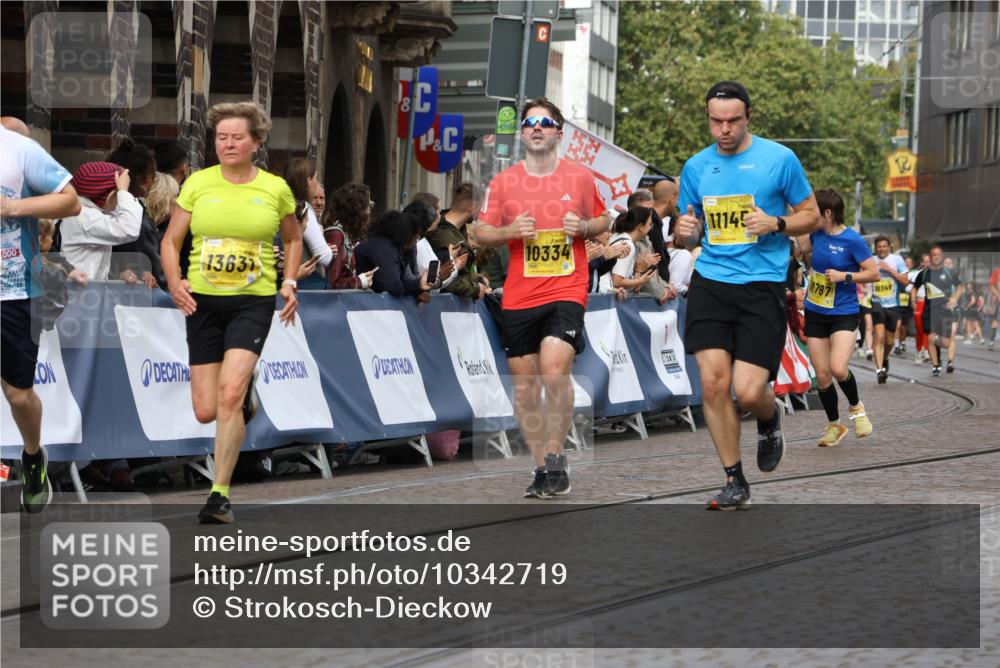 13.09.2026 - 21. swb-Marathon Bremen Strokosch-Dieckow http://msf.ph/oto/10342719 13.09.2026 10:51:36 Ziel 10381, 10471, 10515, 10808, 10825, 10862, 10887, 10984, 11503, 11537, 11801, 11973, 12051, 12133, 12548, 12552, 10162, 10183, 10281, 10348, 10467, 10641, 11273, 11542, 11685, 11733, 11777, 12329 meine-sportfotos.de