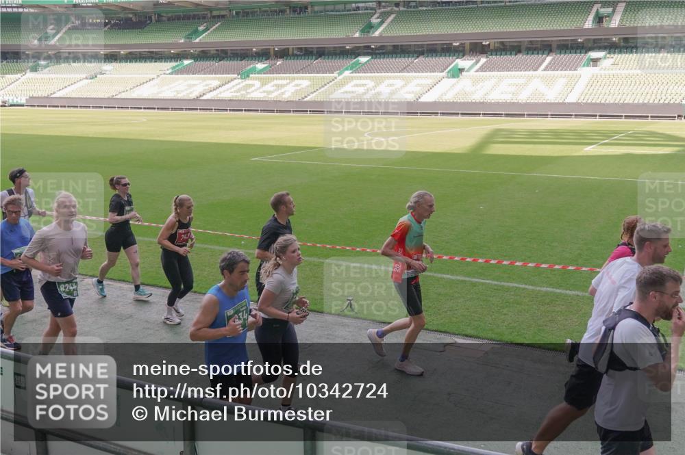 13.09.2026 - 21. swb-Marathon Bremen Michael Burmester http://msf.ph/oto/10342724 13.09.2026 13:26:25 Laufen im Stadion 186, 202, 213, 364, 390, 530, 543, 645, 815, 818, 833, 966, 1077, 1283, 1410, 1443, 1459, 1473, 1487, 1504, 1530, 1561, 1618, 1700, 1744, 1828, 1830, 1953, 2058, 2059, 2271, 2273, 2298, 2308, 2309, 2354, 2382, 2384, 2388, 2404, 2428, 2506, 2507, 2508, 2542, 2558, 2576, 2582, 2591, 2592, 2656, 2675, 2748, 2752, 2762, 2817, 2833, 2875, 2878, 2896, 2965, 2970, 2981, 3005, 3047, 3050, 3062, 3084, 3097, 3142, 3172, 3259, 3329, 3359, 3390, 3433, 3540, 3629, 3756, 3851 meine-sportfotos.de
