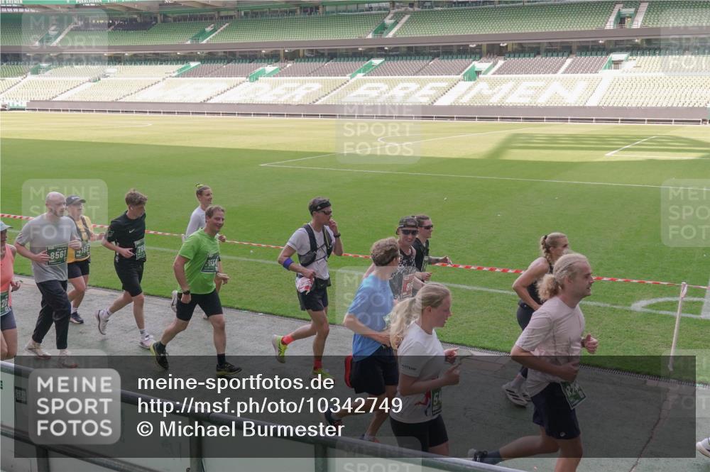 13.09.2026 - 21. swb-Marathon Bremen Michael Burmester http://msf.ph/oto/10342749 13.09.2026 13:26:27 Laufen im Stadion 186, 202, 364, 390, 530, 543, 645, 815, 818, 833, 966, 1077, 1283, 1410, 1443, 1459, 1473, 1487, 1504, 1530, 1561, 1618, 1700, 1744, 1828, 1830, 1953, 2058, 2059, 2271, 2273, 2298, 2308, 2309, 2354, 2382, 2384, 2388, 2404, 2428, 2506, 2507, 2508, 2542, 2558, 2576, 2582, 2591, 2592, 2656, 2675, 2748, 2752, 2762, 2817, 2833, 2875, 2878, 2896, 2965, 2970, 2981, 3005, 3047, 3050, 3062, 3084, 3097, 3142, 3172, 3259, 3329, 3359, 3390, 3433, 3540, 3629, 3756, 3851 meine-sportfotos.de