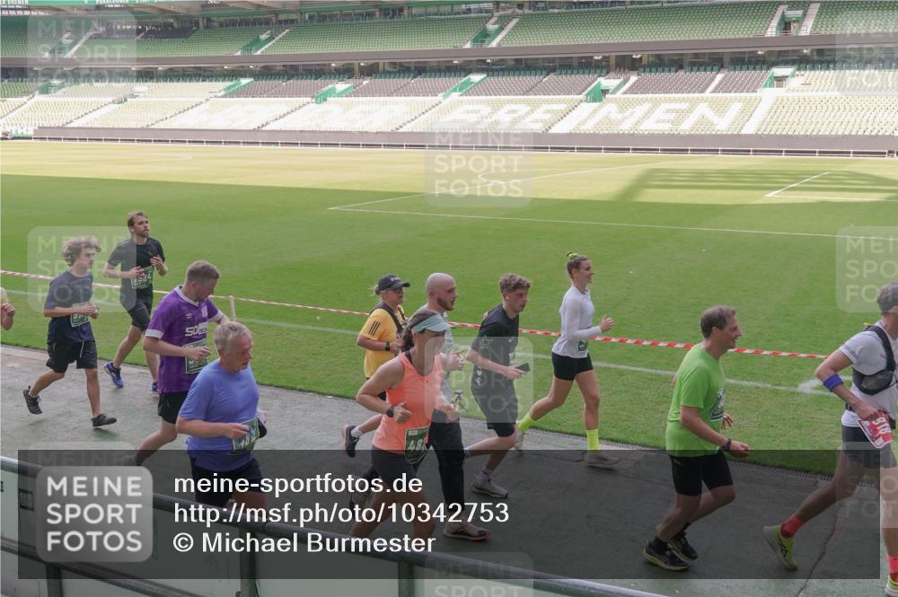 13.09.2026 - 21. swb-Marathon Bremen Michael Burmester http://msf.ph/oto/10342753 13.09.2026 13:26:28 Laufen im Stadion 186, 202, 364, 390, 530, 543, 645, 815, 818, 833, 966, 1077, 1283, 1410, 1443, 1459, 1473, 1487, 1504, 1530, 1561, 1618, 1700, 1744, 1828, 1830, 1953, 2058, 2059, 2271, 2273, 2298, 2308, 2309, 2354, 2382, 2384, 2388, 2404, 2428, 2506, 2507, 2508, 2542, 2558, 2576, 2582, 2591, 2592, 2656, 2675, 2748, 2752, 2762, 2817, 2875, 2878, 2896, 2965, 2970, 2981, 3005, 3047, 3050, 3062, 3084, 3097, 3142, 3172, 3184, 3259, 3329, 3359, 3390, 3433, 3540, 3629, 3756, 3851 meine-sportfotos.de