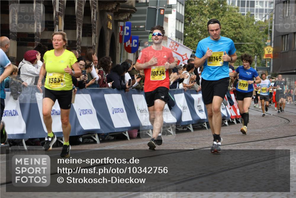 13.09.2026 - 21. swb-Marathon Bremen Strokosch-Dieckow http://msf.ph/oto/10342756 13.09.2026 10:51:37 Ziel 10381, 10471, 10515, 10544, 10808, 10825, 10862, 10887, 10984, 11503, 11537, 11801, 11973, 12051, 12133, 12548, 12552, 10162, 10183, 10281, 10348, 10467, 10641, 11273, 11542, 11685, 11733, 11777, 11784, 12329 meine-sportfotos.de