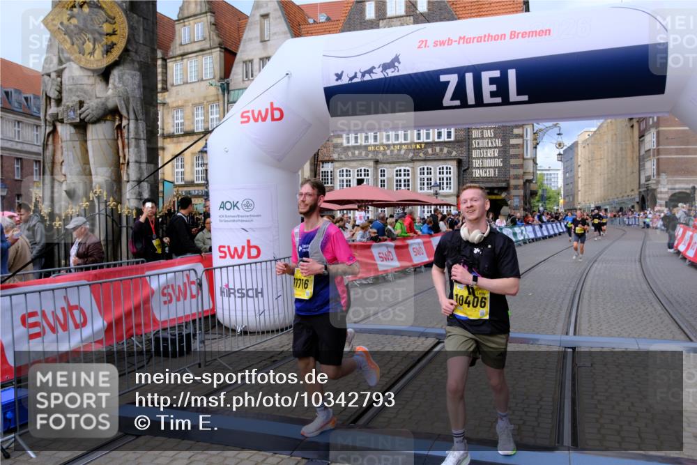 13.09.2026 - 21. swb-Marathon Bremen Tim E. http://msf.ph/oto/10342793 13.09.2026 11:12:41 Ziel 10213, 10406, 10414, 10909, 11052, 11633, 11716, 12327 meine-sportfotos.de