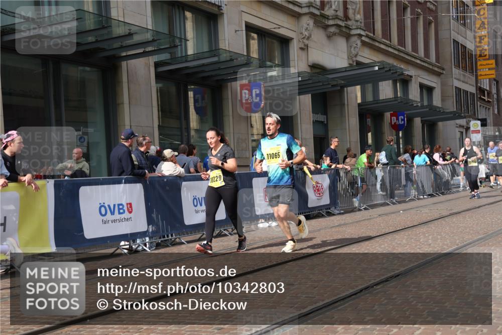 13.09.2026 - 21. swb-Marathon Bremen Strokosch-Dieckow http://msf.ph/oto/10342803 13.09.2026 11:08:23 Ziel 10229, 10399, 10469, 10599, 10609, 11065, 11358, 11421, 11434, 11678, 11710, 11718, 11834, 11888, 11968, 12162, 12256, 12353, 12410, 12516, 12517, 10135, 10188, 10404, 10493, 10767, 10793, 10851, 10859, 11032, 11124, 11263, 11404, 11509, 11560, 11561, 11659, 11831, 11958, 11968, 12073, 12160, 12164, 12248, 12315, 12325, 12384, 12389, 12410 meine-sportfotos.de